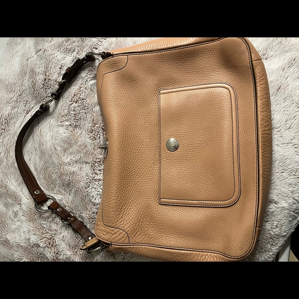 Coach tan leather shoulder bag